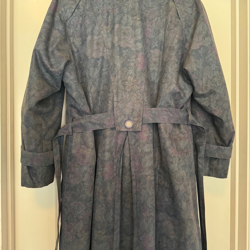 London Fog Vintage Floral Trench Coat with Removable Lining - Picture 9 of 11